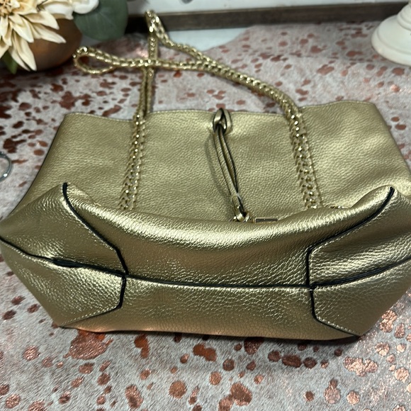 NWOT gold chain detail tote bag - Picture 3 of 8